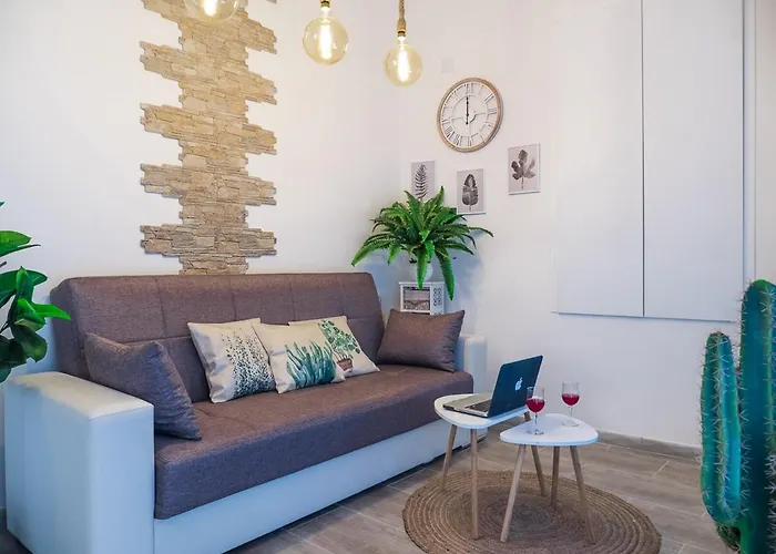 Chiaia Apartment, Naples Center, Max Four People