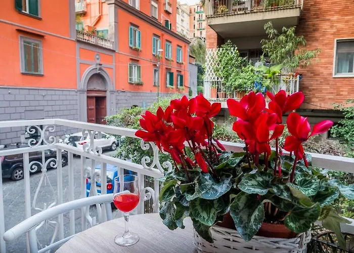 Chiaia Apartment, Naples Center, Max Four People