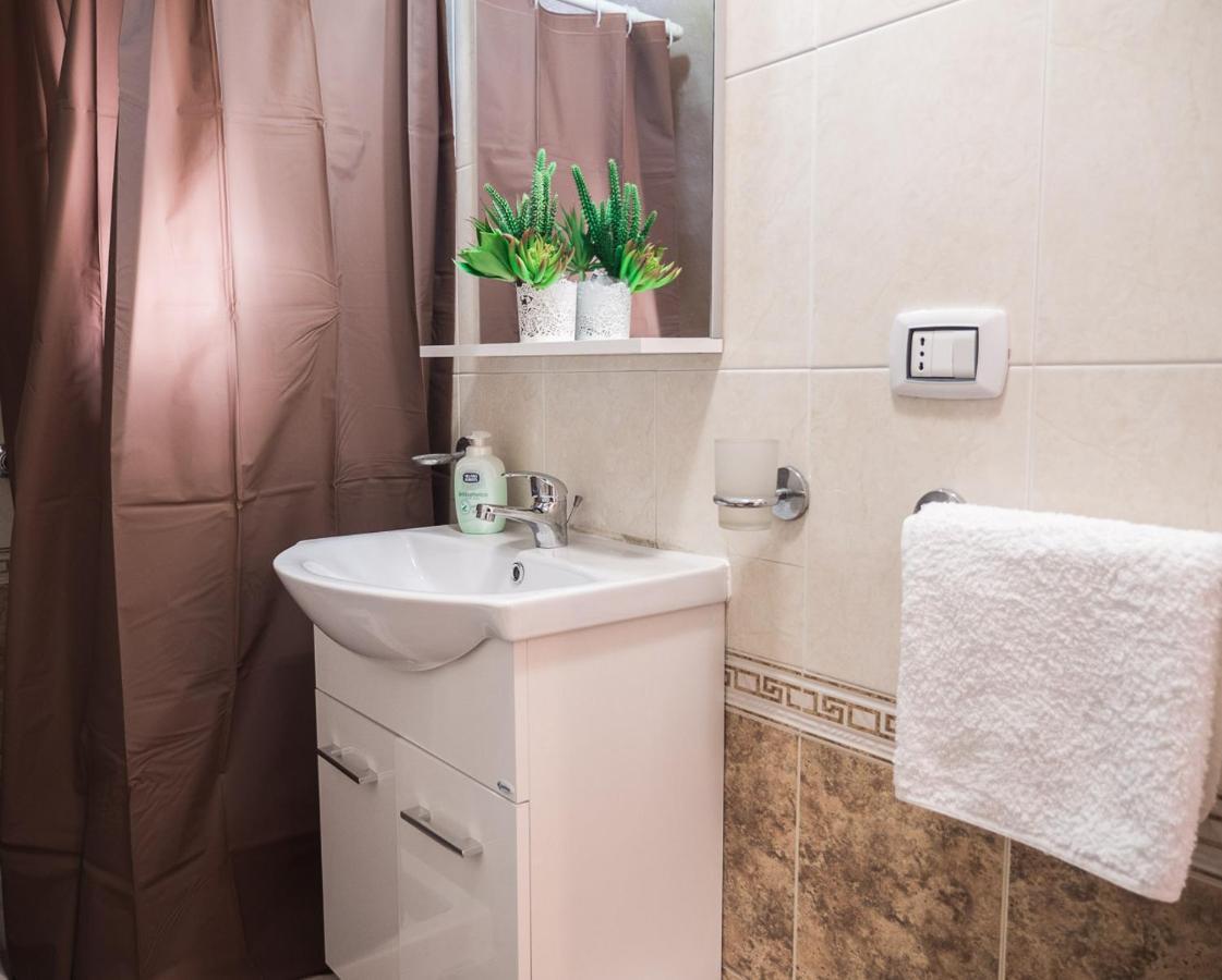 Chiaia Premium Flat, Center, Near Seaside Apartment